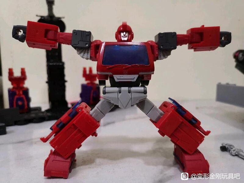 Transformers Studio Series 86 Ironhide Robot Mode Image  (1 of 11)